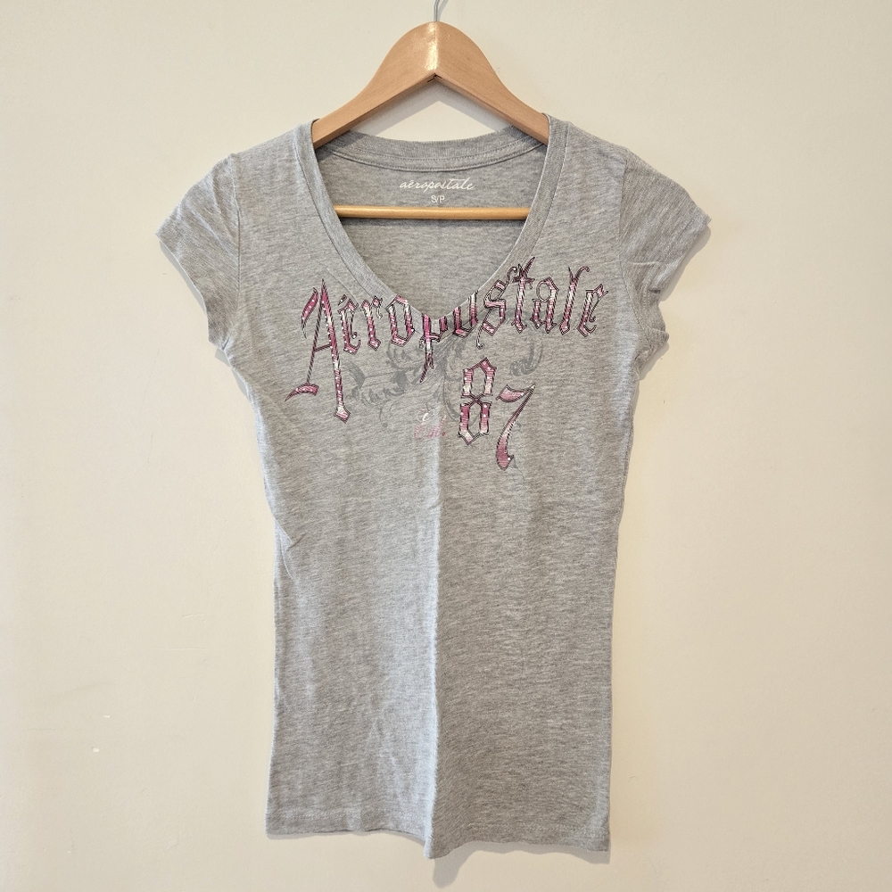 vintage y2k 2000s Aeropostale jewelled gradient b neck tshirt grey size small